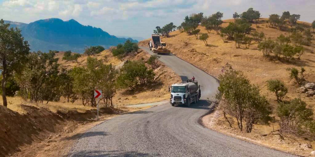 Diyarbakır'ın kırsal mahallelerde yol çalışmaları sürüyor