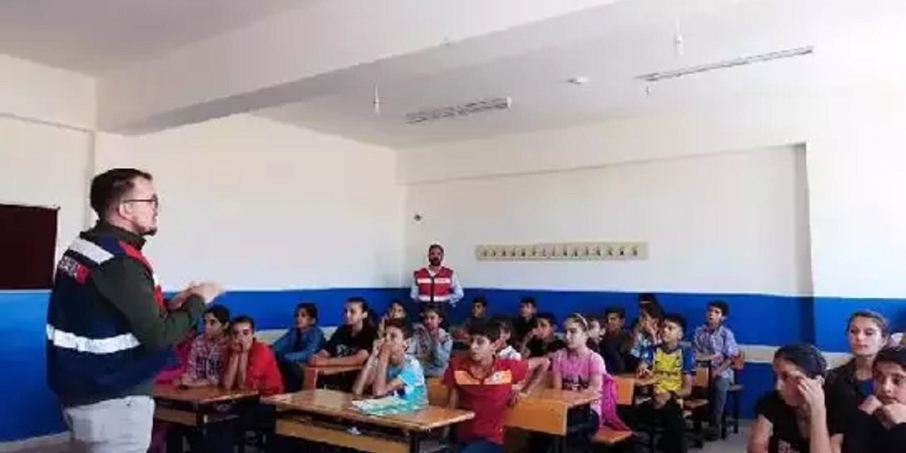 Diyarbakır’da öğrencilere güvenli internet eğitimi