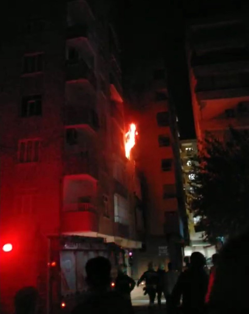 Diyarbakır’da ilginç yangın;  Işıldak yangına sebep oldu