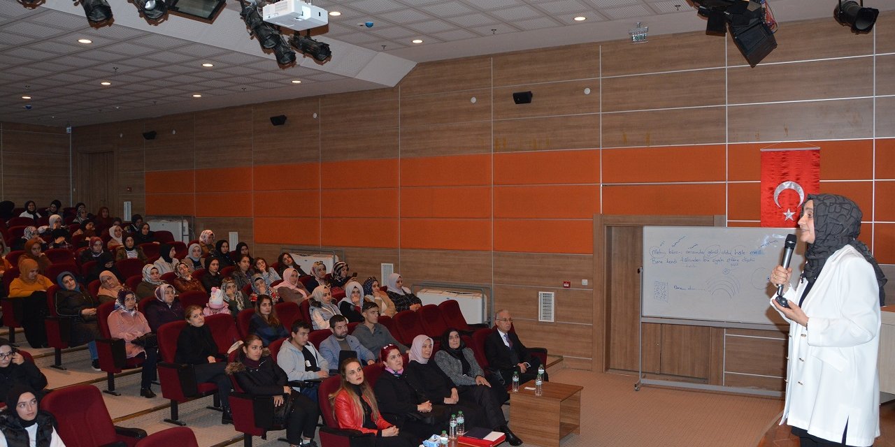 Diyarbakır'da psikolojik şiddet konferansı
