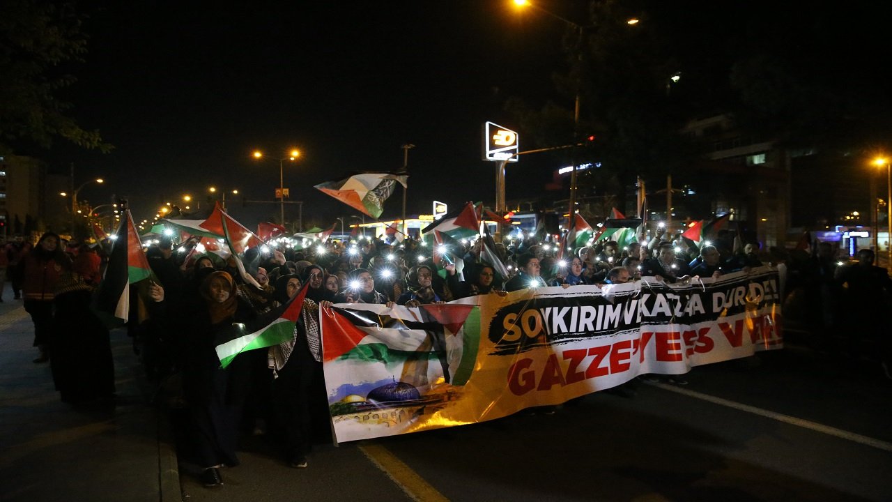 Diyarbakır’dan, Gazzeli eğitimcilere destek yürüyüşü