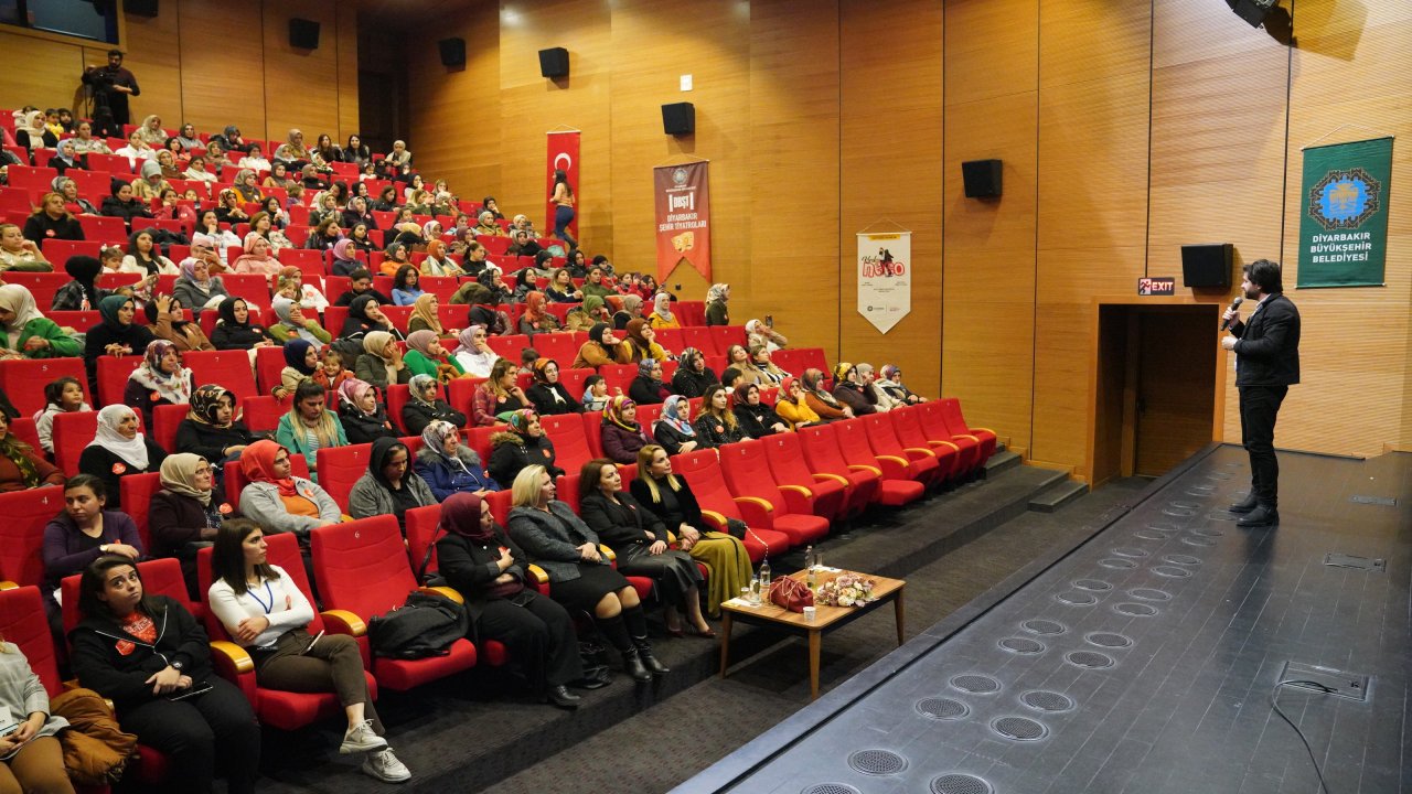 Diyarbakır'da 'Ailede İletişim' semineri