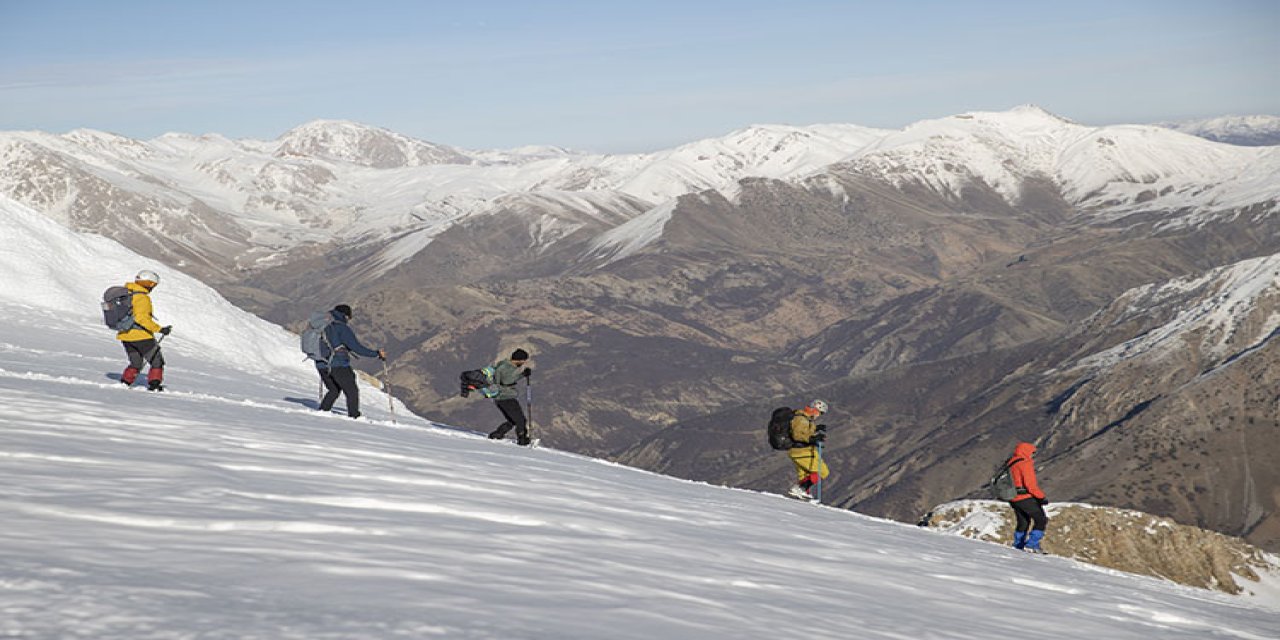 Diyarbakırlı dağcılar, Sultan Baba Dağı’nda tırmanış yaptı