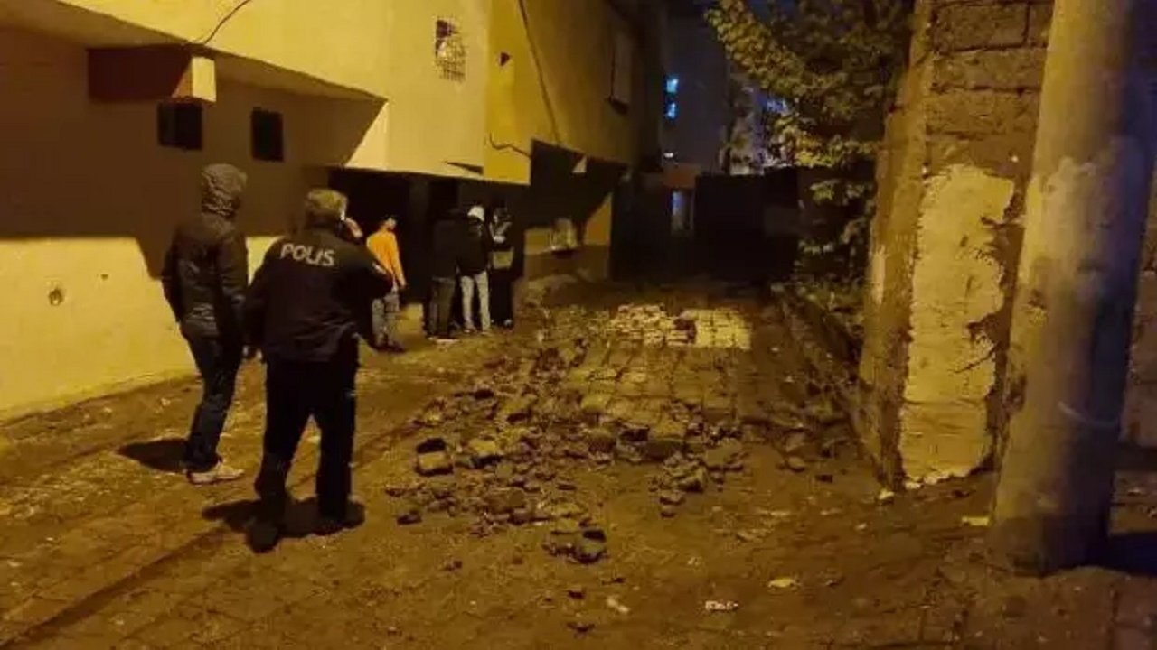 Diyarbakır’da bahçe duvarı yıkıldı: 1 yaralı