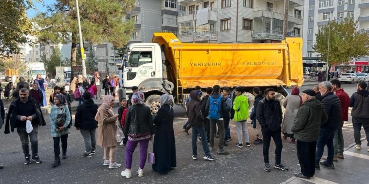 Diyarbakır’da kamyonun çarptığı kadın yaralandı