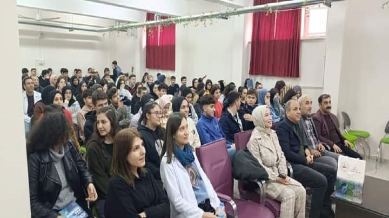Diyarbakır'da gençlere destek