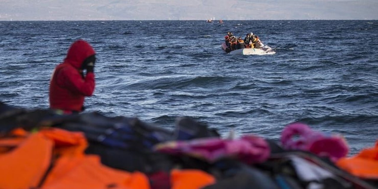 Libya açıklarında göçmen teknesi battı: 61 kayıp