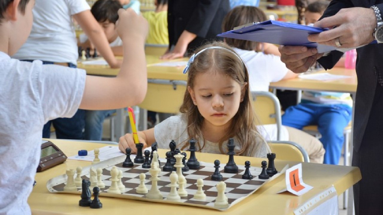Diyarbakır’da ödüllü satranç turnuvası