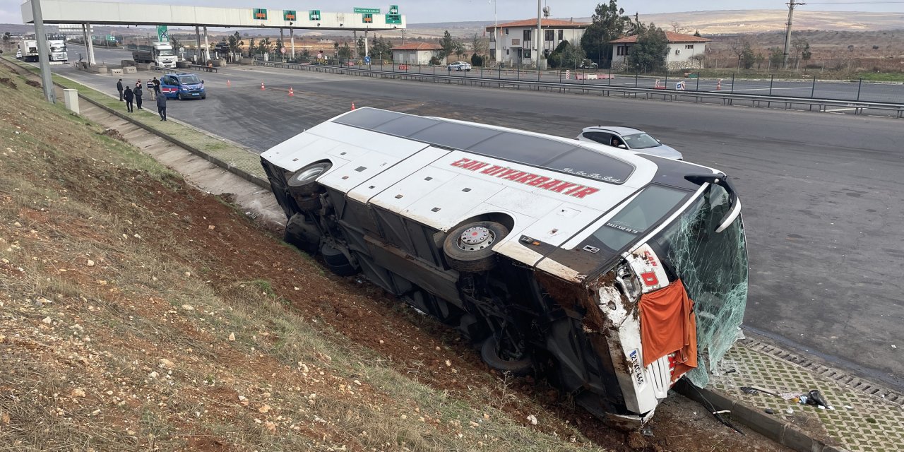 Diyarbakır yolcu otobüsü TIR’la çarpıştı; yaralılar var