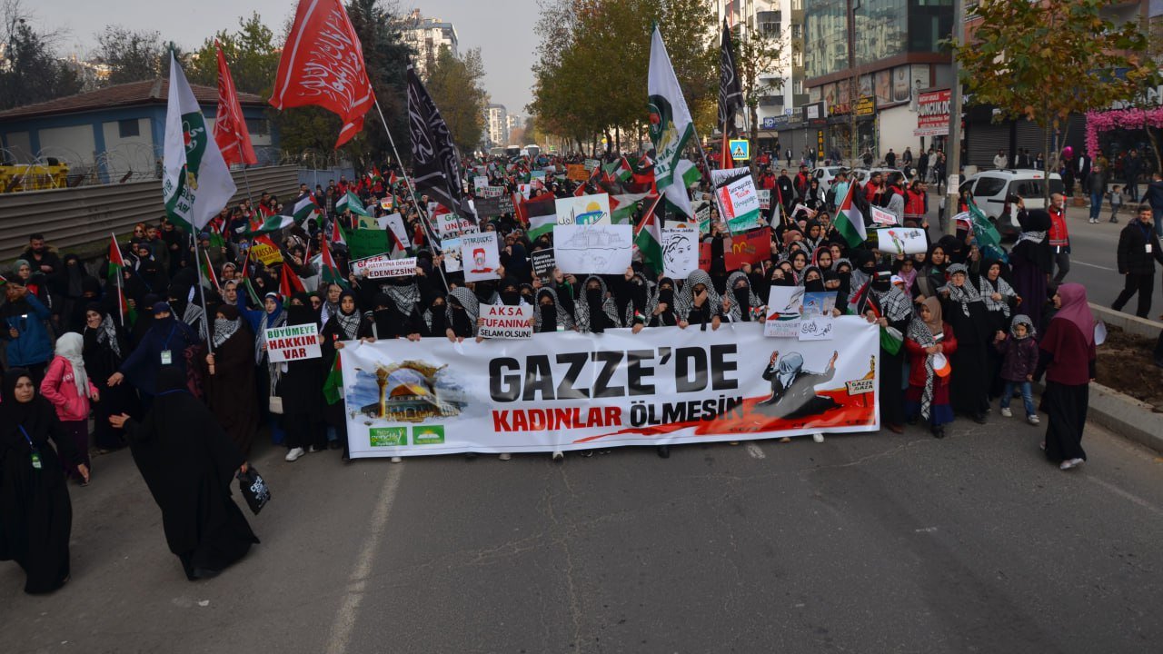 Diyarbakır’da ‘Gazze'de Çocuklar Ölmesin’ yürüyüşü