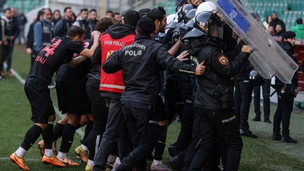Diyarbakırsporlu futbolcular hastaneye kaldırıldı