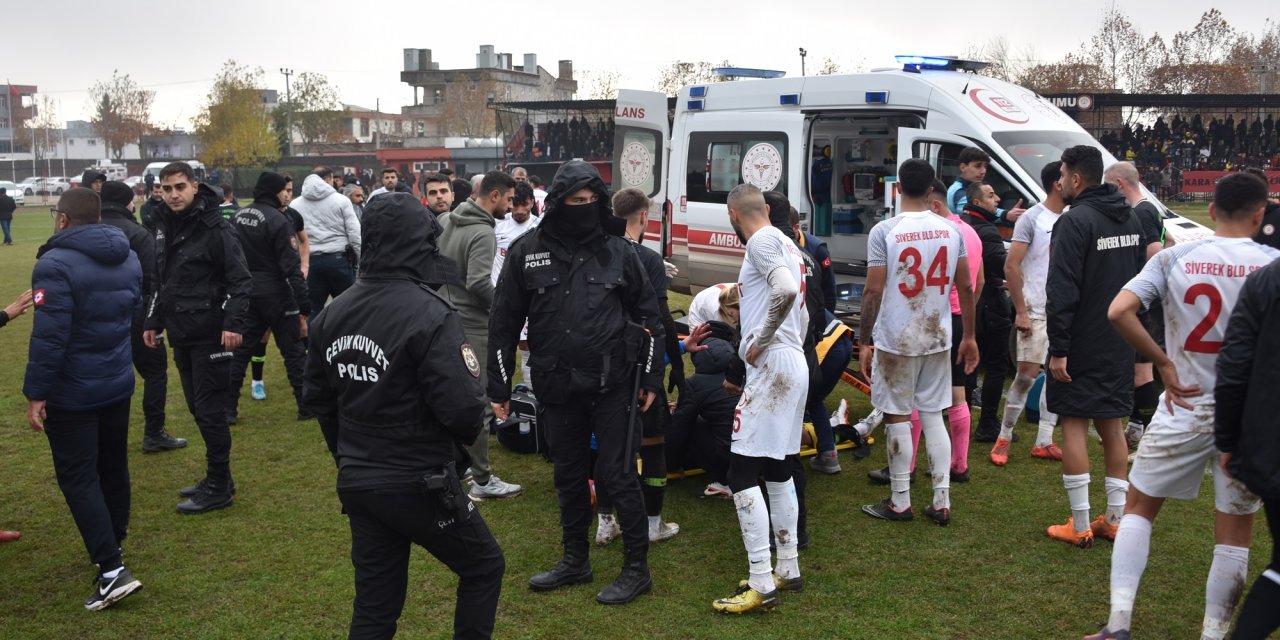 Maç esnasında dili boğazına kaçan futbolcu hastaneye kaldırıldı