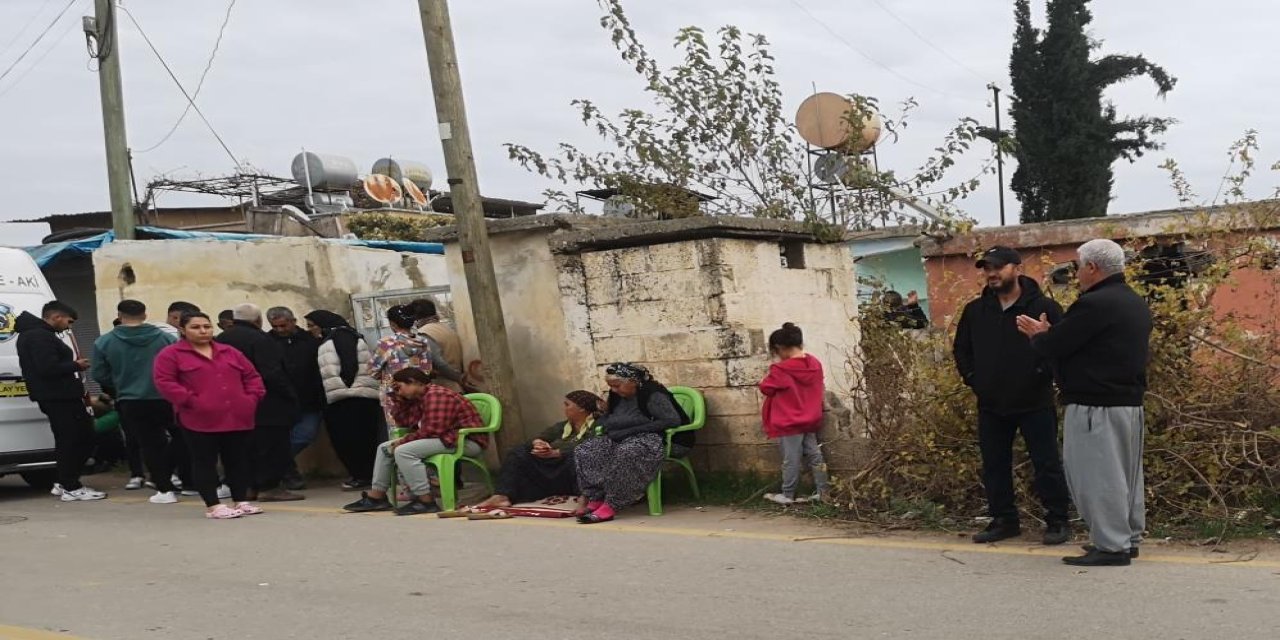 Hamile eşini satırla öldürdü, torununu alıp kaçtı