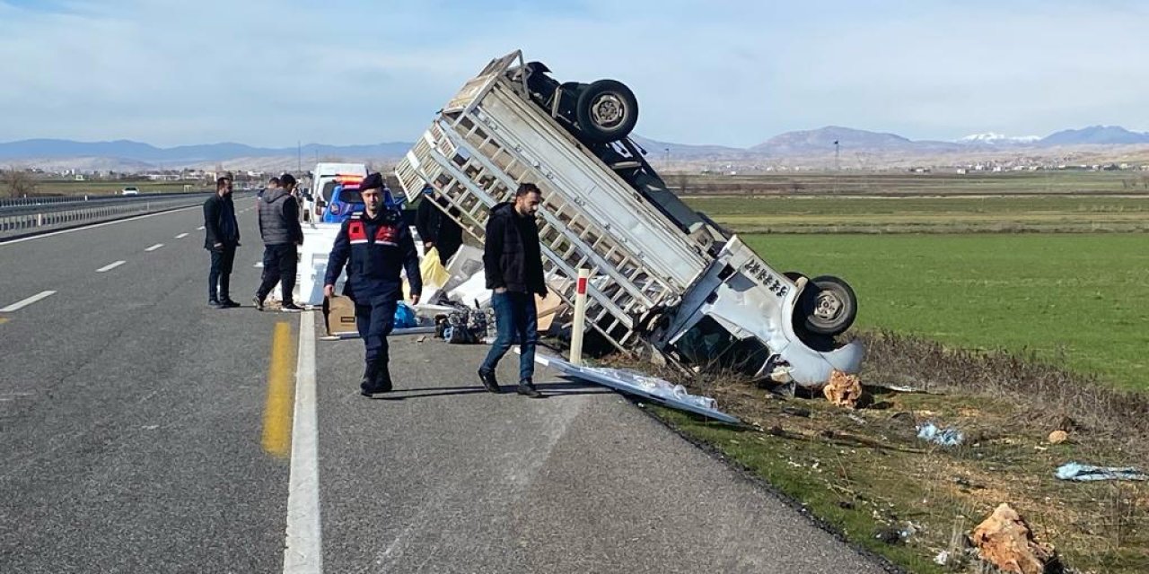 Diyarbakır'da feci kaza; 3 kişi yaralandı