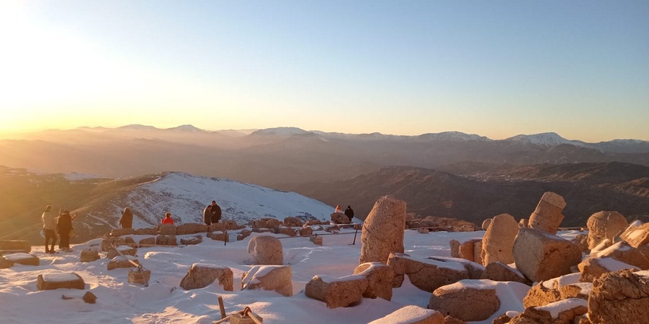 Nemrut Dağı'nda kar manzaraları