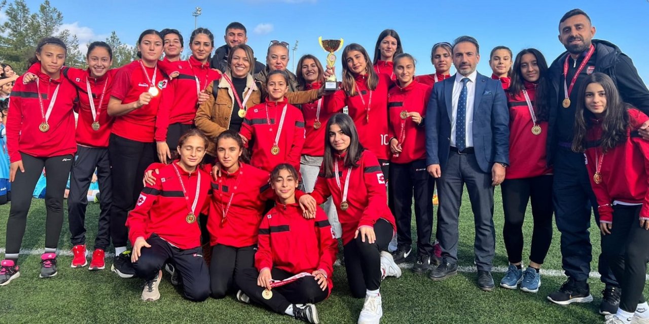 Diyarbakır Spor Lisesi başarıdan başarıya koşuyor