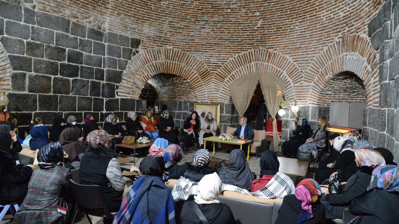 Diyarbakır'da 'Kur’an Ahlakı ve Manevi Değerlerimiz' semineri