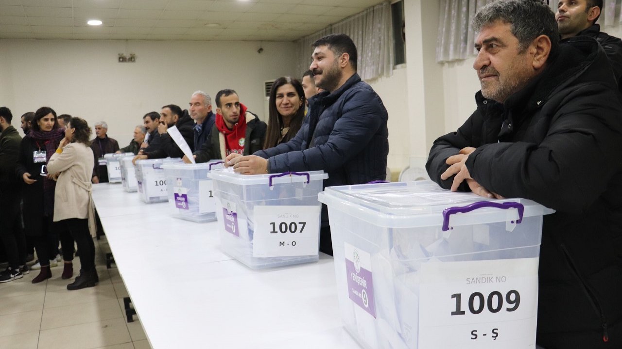Diyarbakır DEM Parti'de halk oylamasında kazananlar netleşiyor