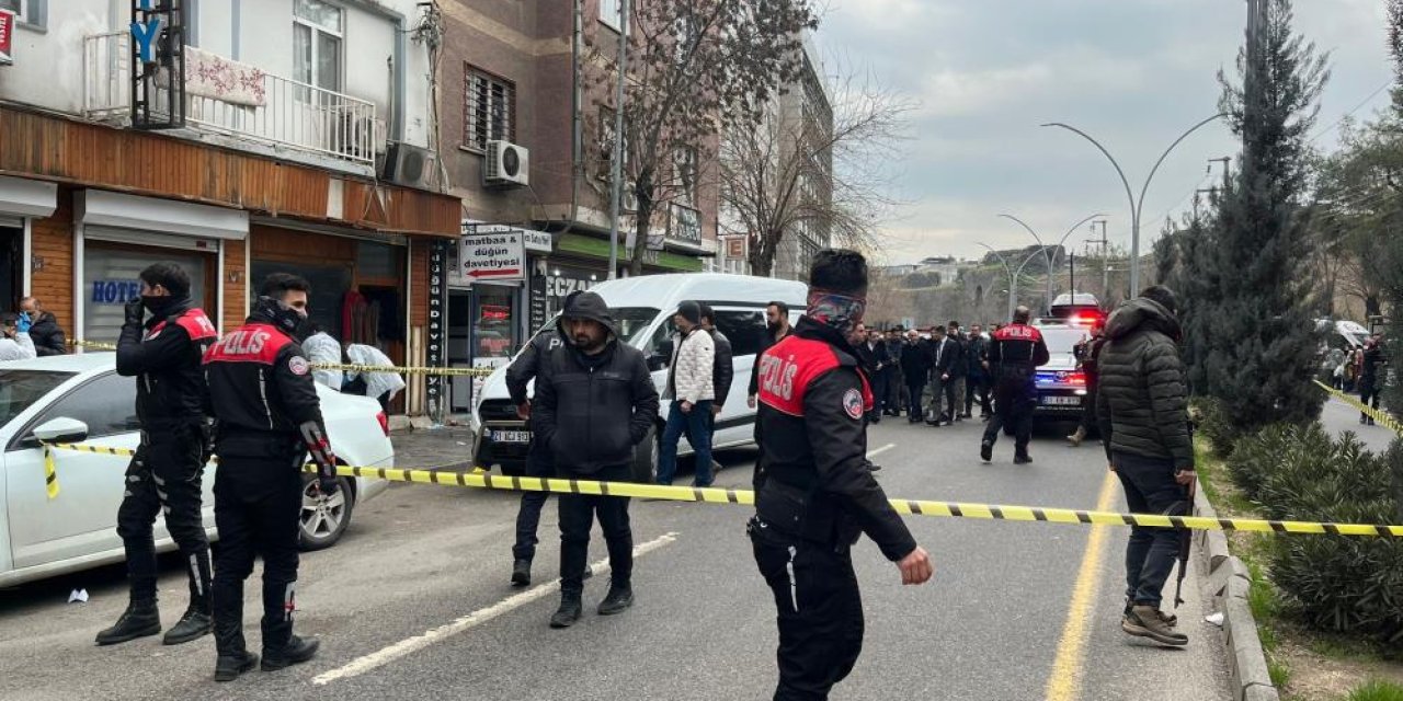 Diyarbakır’da gruplar arasında silahlı kavga: Ölü ve yaralılar var