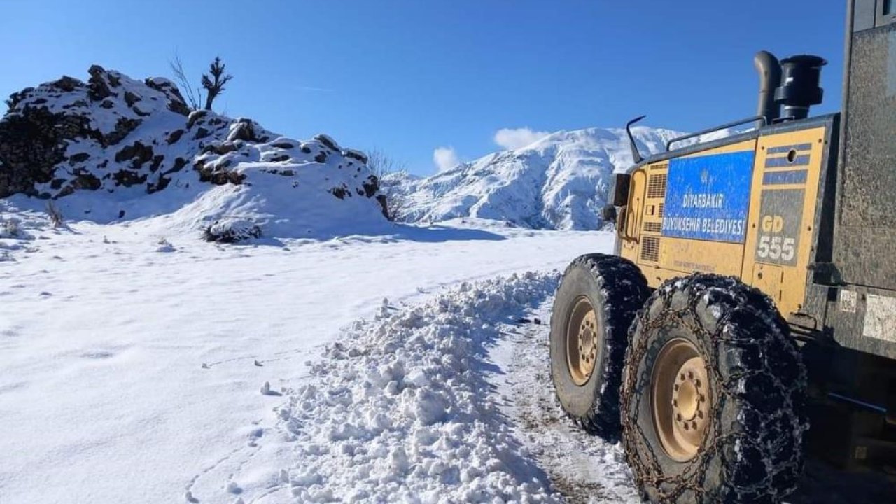 Kar nedeniyle kapanan yollar Diyarbakır'da açıldı