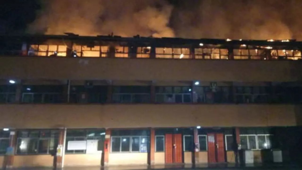 Yatılı okulda yangın: 13 ölü