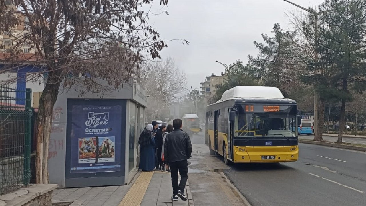 Diyarbakır’da seyir halindeki Belediye Otobüsünde yangın