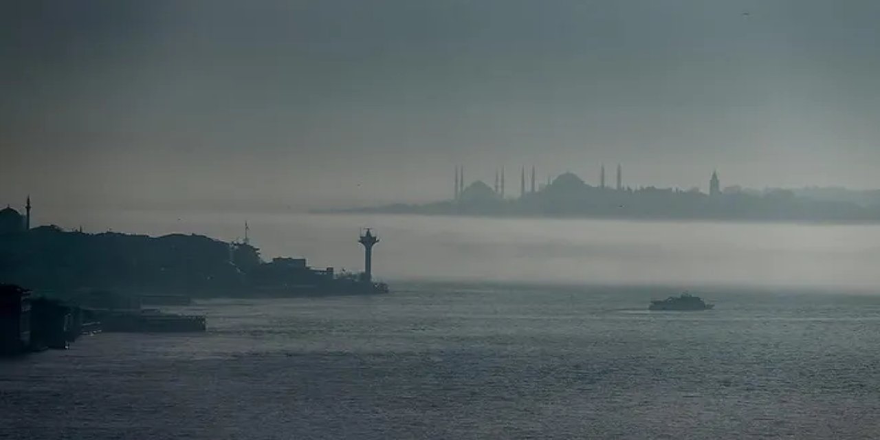 İstanbul Boğazı'nda gemi trafiği durduruldu