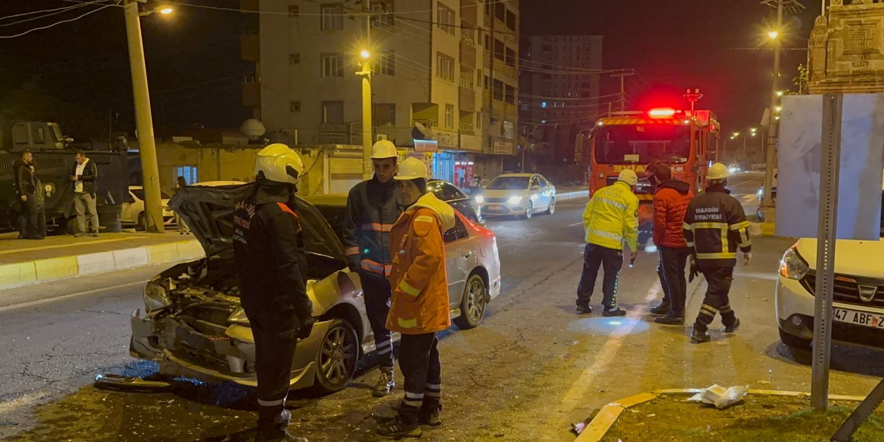 6 kişinin yaralandığı kaza anı kamerada