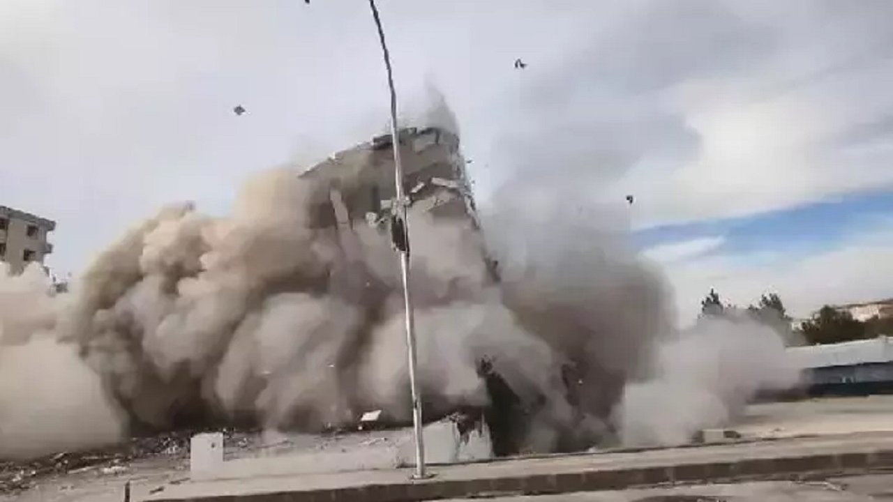 Diyarbakır’da yıkım sırasında bir çökme daha