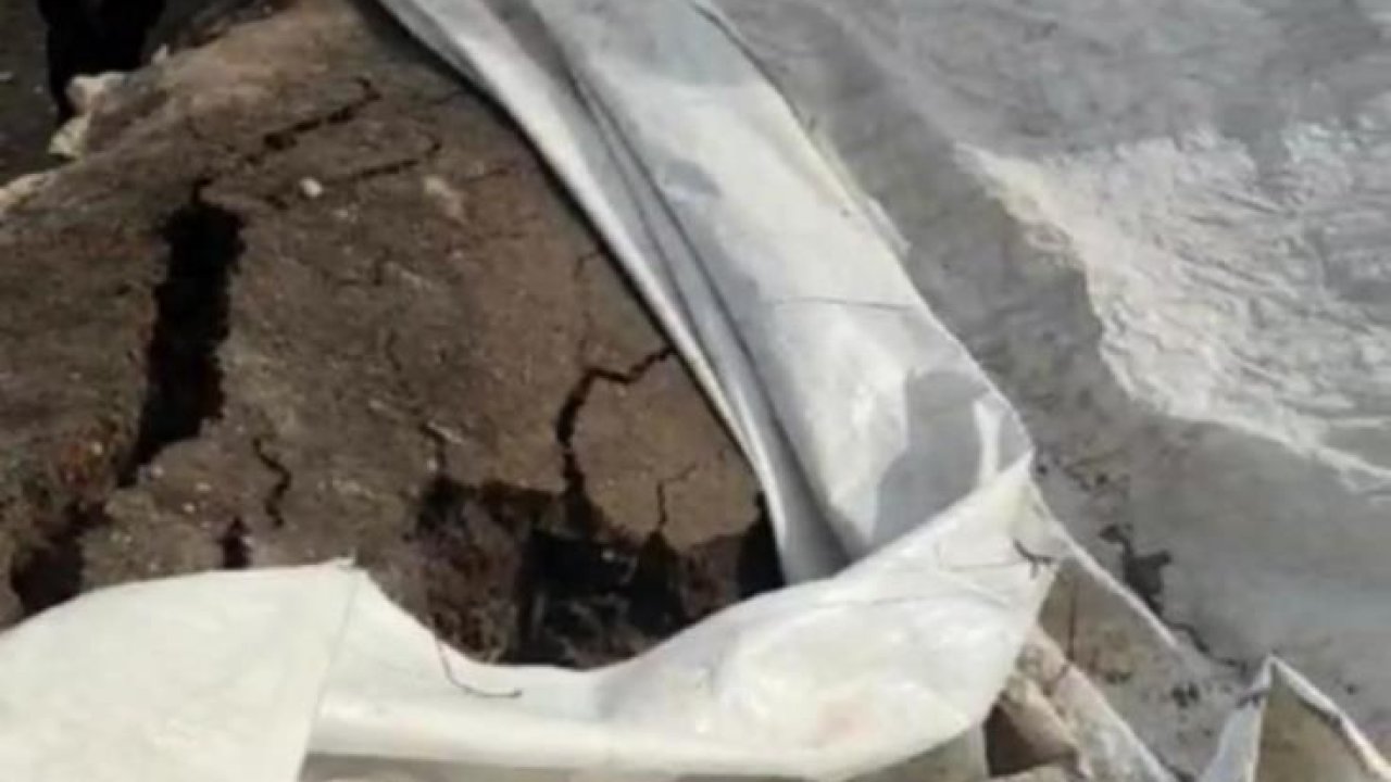 Diyarbakır'da kerpiç ahırın tavanı çöktü