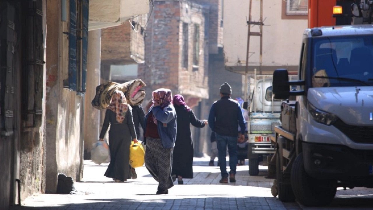 6 Şubat depreminin yıldönümü; Diyarbakır’da 4'üncü iç göç tehlikesi