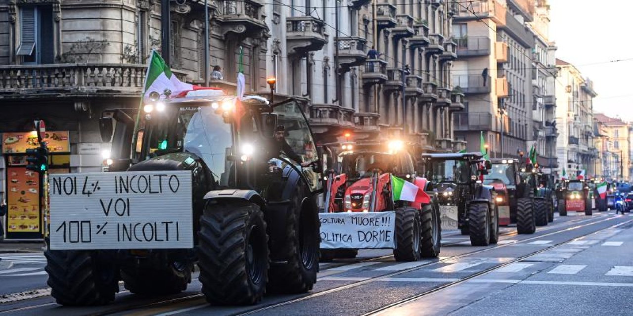 Çiftçilerin protestosu sürüyor