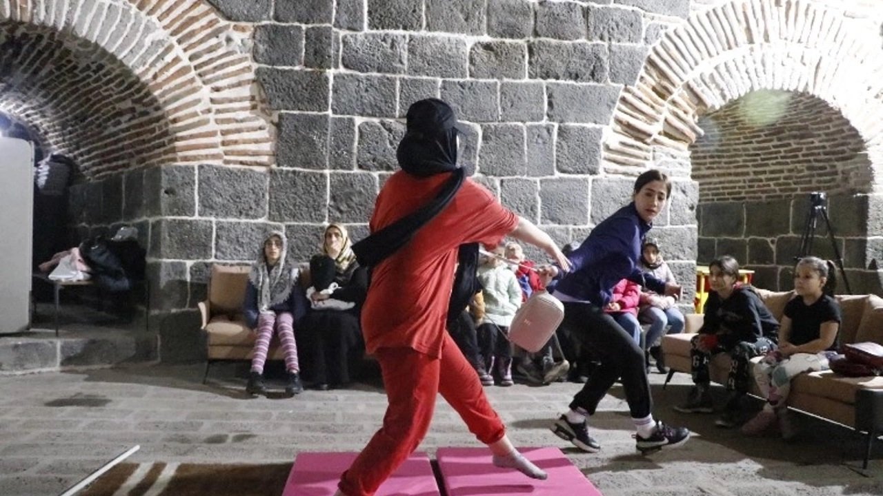 Diyarbakır'da kadınlara savunma eğitimi: Artık daha güçlüyüz