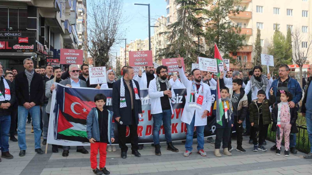 Siirt'in sağlık çalışanlarından Gazze için yürüyüş