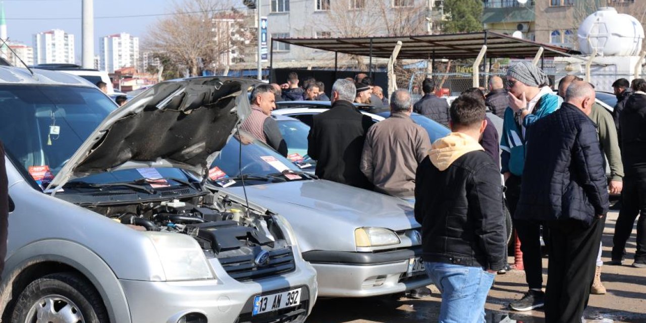 Diyarbakır’da ikinci el araç satışında hafta sonu hareketliliği