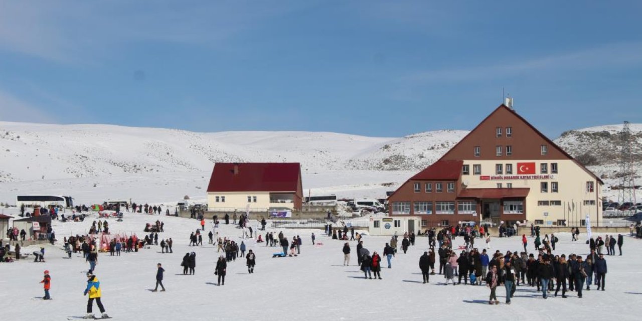 Hesarek Kayak Merkezi’ni 25 bin kişi ziyaret etti