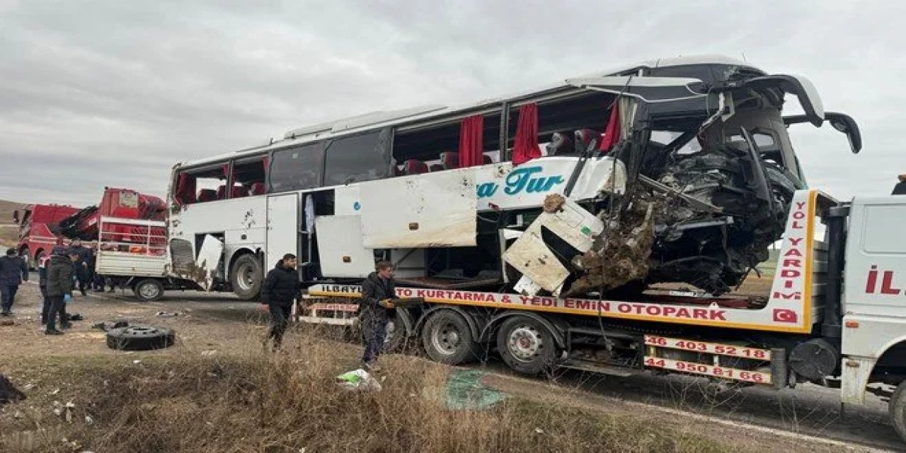 Yolcu otobüsü devrildi; çok sayıda yaralı var