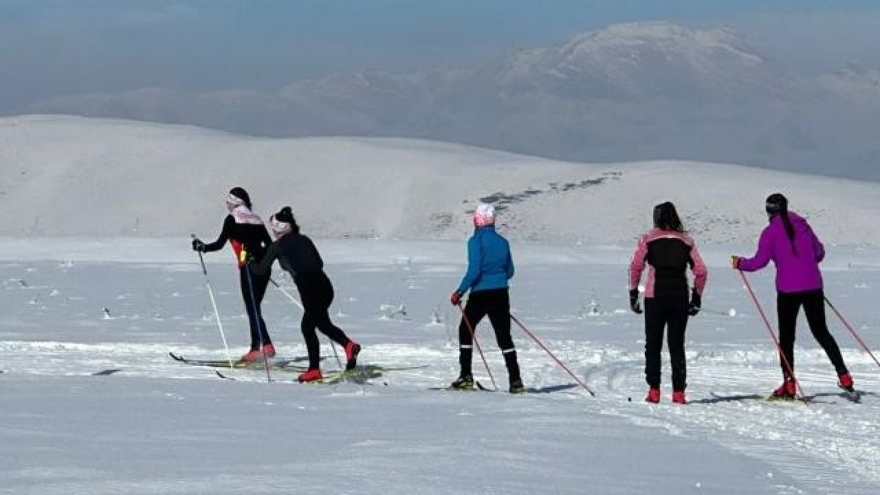 Yüksekovalılar yetkililerden Kamışlı Kayak Pisti’nin kayak merkezine dönüştürülmesini talep ediyor