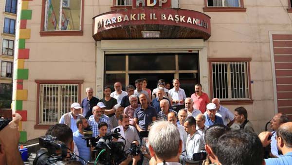 HDP’den ‘oturma eylemleri’ açıklaması; Siyasi bir oyundur