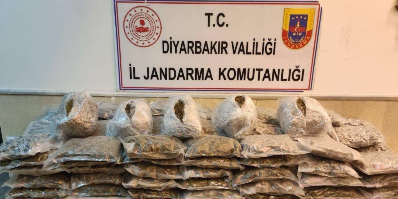 Diyarbakır’da satışa hazırlanmış 67 kilogram esrar ele geçirildi