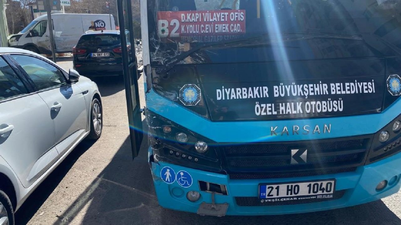 Diyarbakır’da kaza: 13 kişi yaralandı