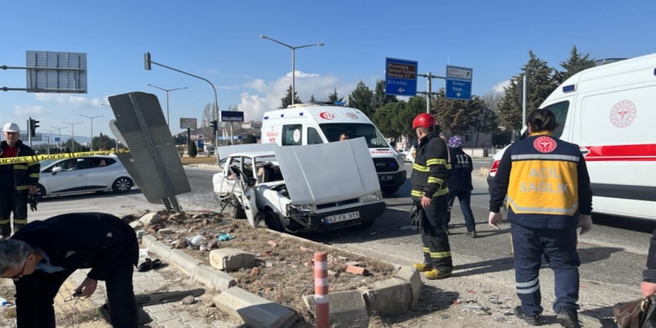 Feci kaza aileleri parçaladı: 3 ölü 2 yaralı