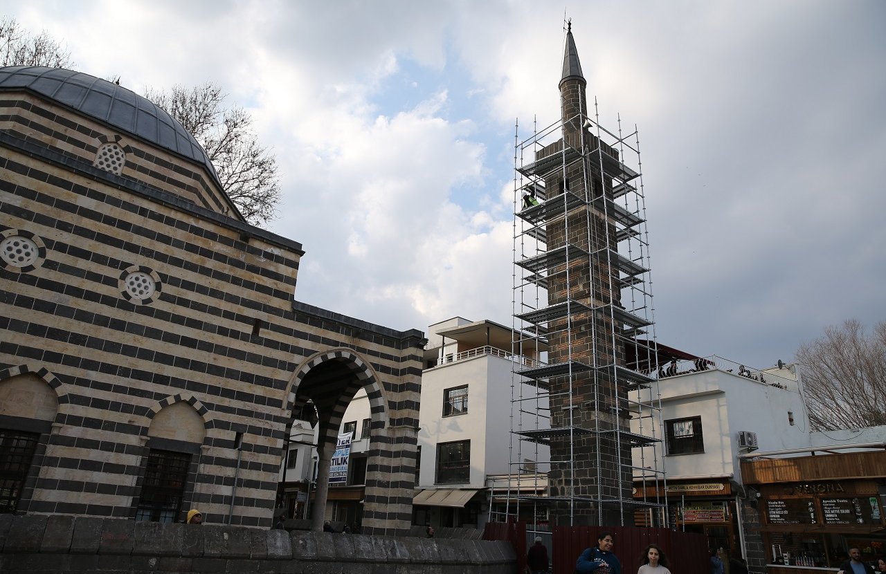 Diyarbakır'da tarihi Dört Ayaklı Minare restore ediliyor