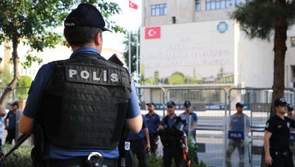 Diyarbakır İlçe belediyelerine kayyım hazırlığı yapılıyor iddiası