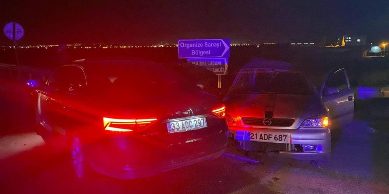 Diyarbakır'da iki otomobil çarpıştı: 1 ölü, 3 yaralı