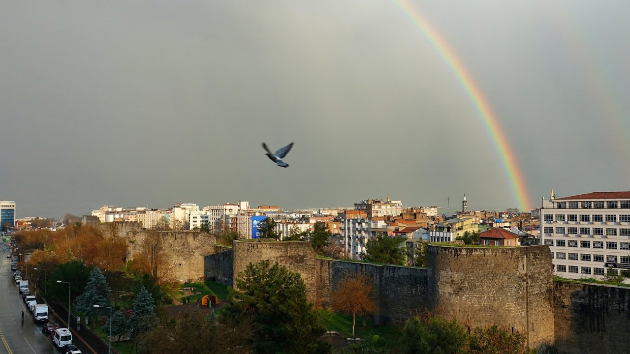 Fotoğrafçı Süer’in objektifinden gökkuşağı ve Diyarbakır