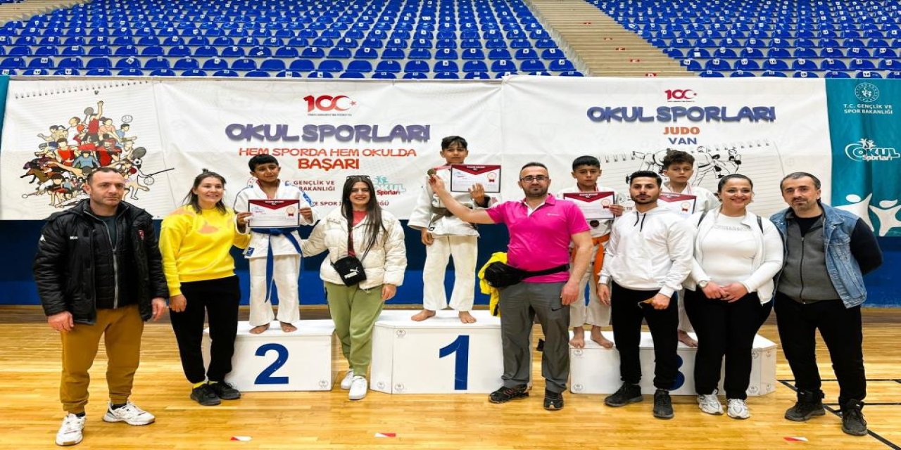 Diyarbakır’ın başarılı sporcuları madalya kazandı