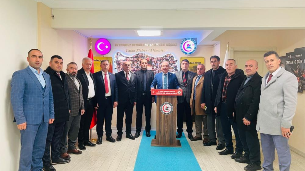 Diyarbakır’da CHP'li Özel'in darbe açıklamalarına tepki