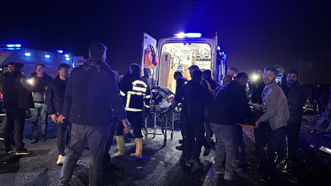 Urfa-Siverek karayolunda kaza: 3 ölü, 8 yaralı