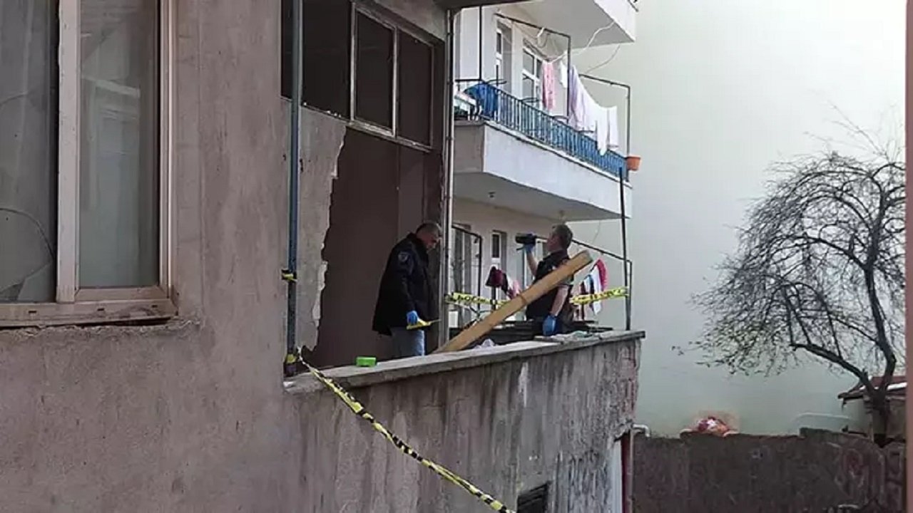 Tadilat yapılan evde çöken duvarın altında kalan çocuk öldü
